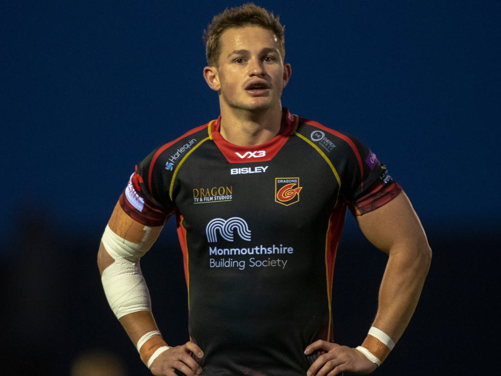 Hallam Amos returns to Dragons XV for Ulster clash