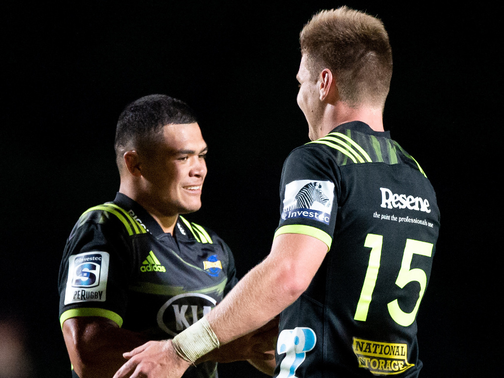 Hurricanes extend winning run against Blues
