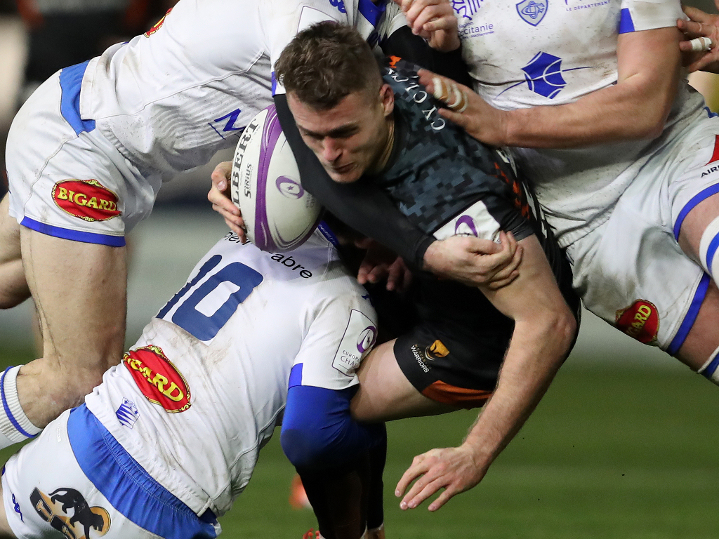 Castres shine to top pool and send Worcester out