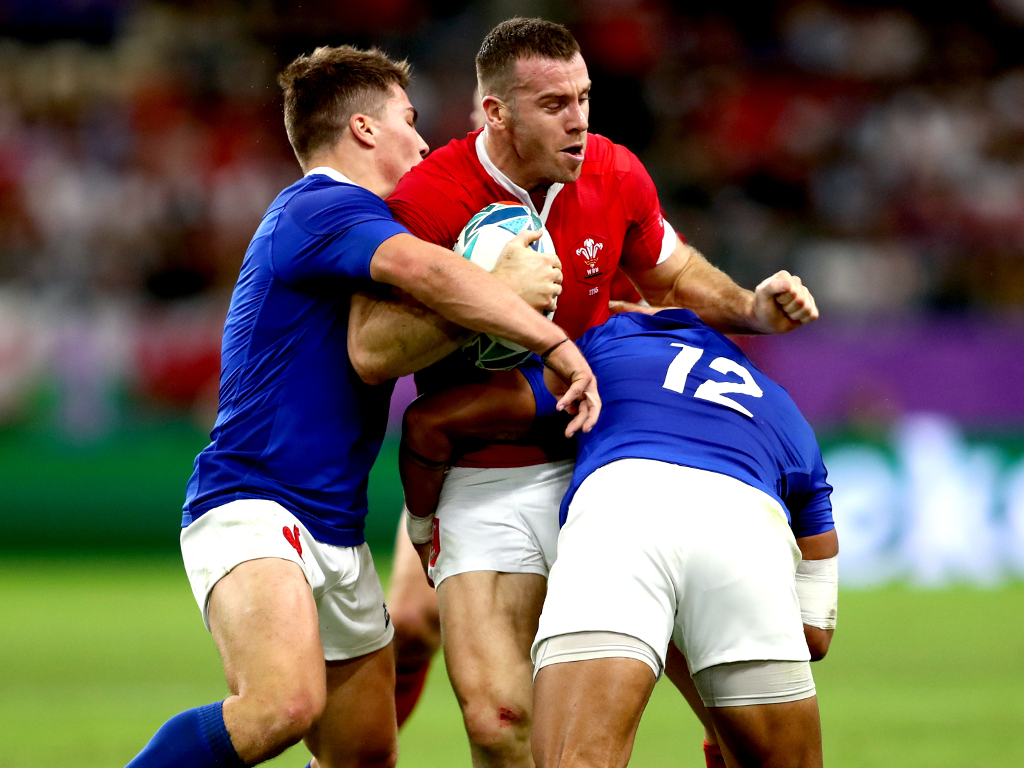 Gareth Davies relishing battle with Shaun Edwards