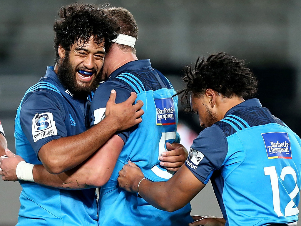 Blues end losing run against Hurricanes