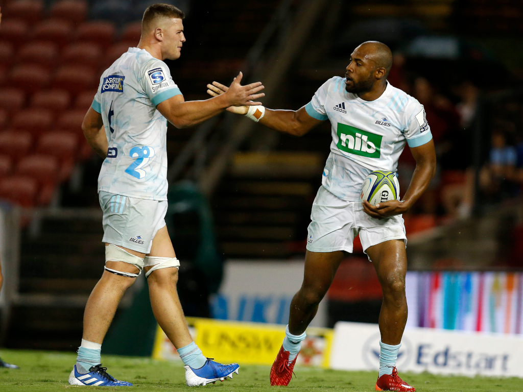 Blues resist spirited Highlanders to claim third win