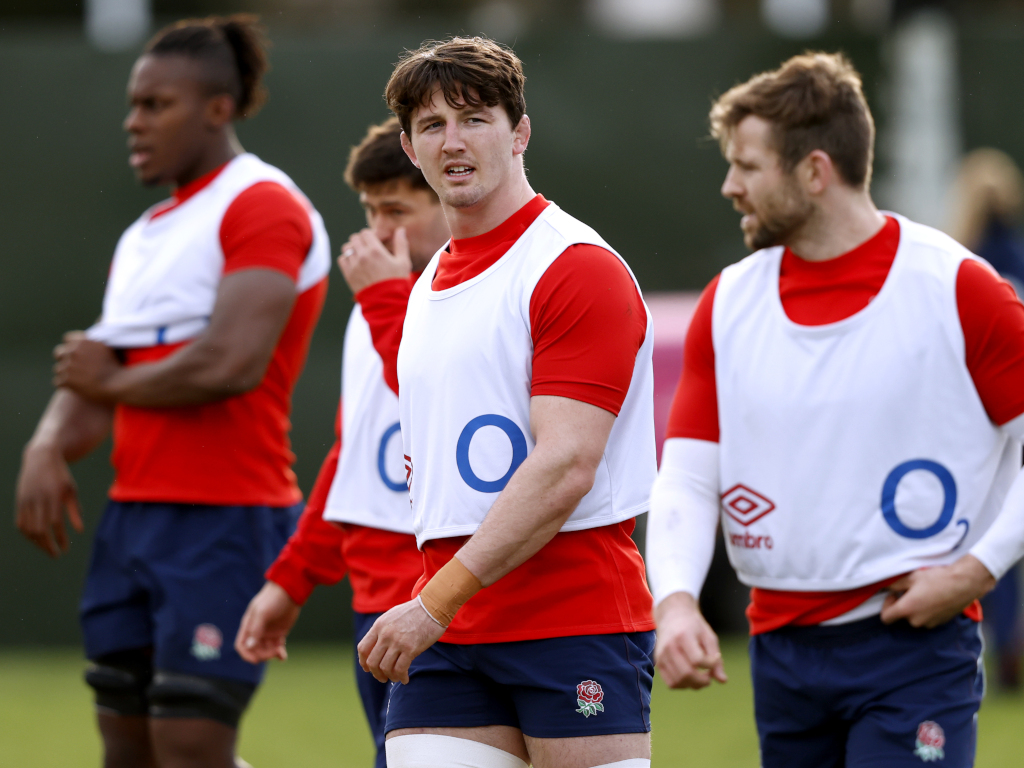 Tom Curry insists England remain a united group