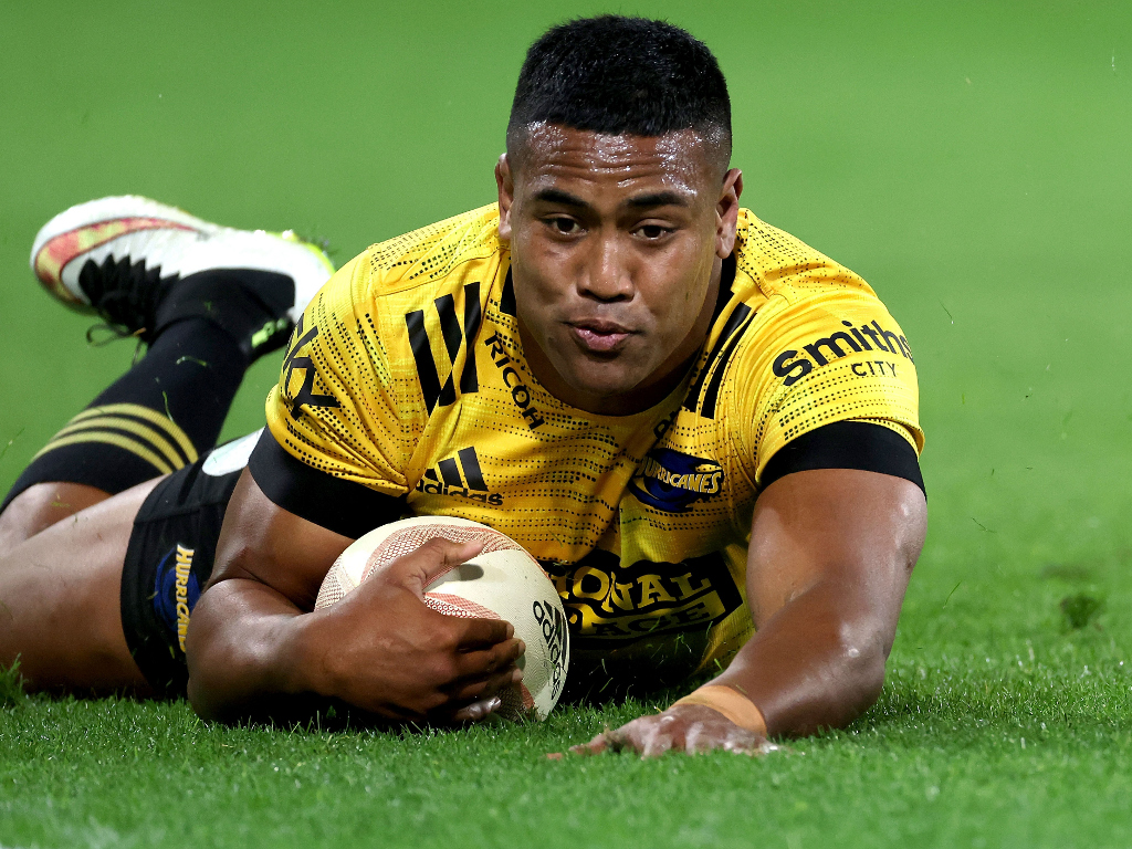 VIDEO Hurricanes blow Rebels away