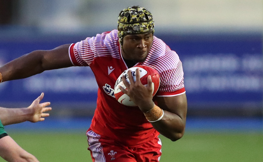 ‘A physical specimen’ – Wales coach on Christ Tshiunza