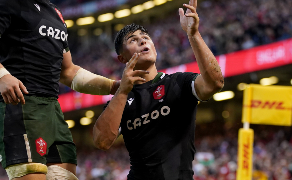 Louis Rees-Zammit: Wales captain Dan Biggar backs ‘incredible talent’ to return after Six Nations selection blow