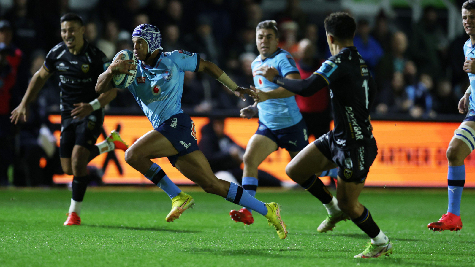 Bulls star Kurt-Lee Arendse on the charge.