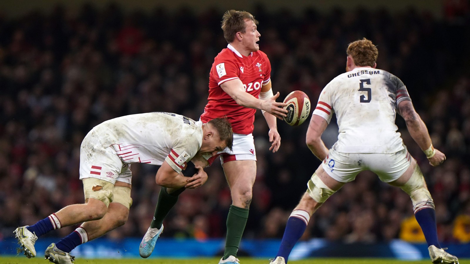 Six Nations Wales star Nick Tompkins calls for a response against