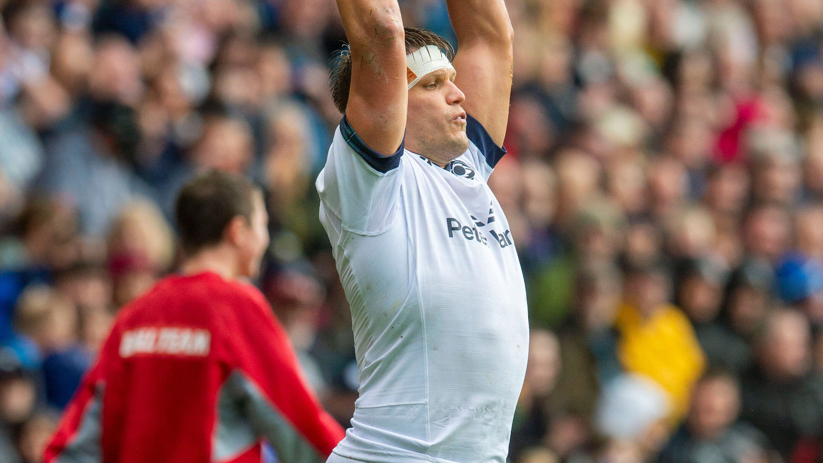 Scotland hooker George Turner throwing in.