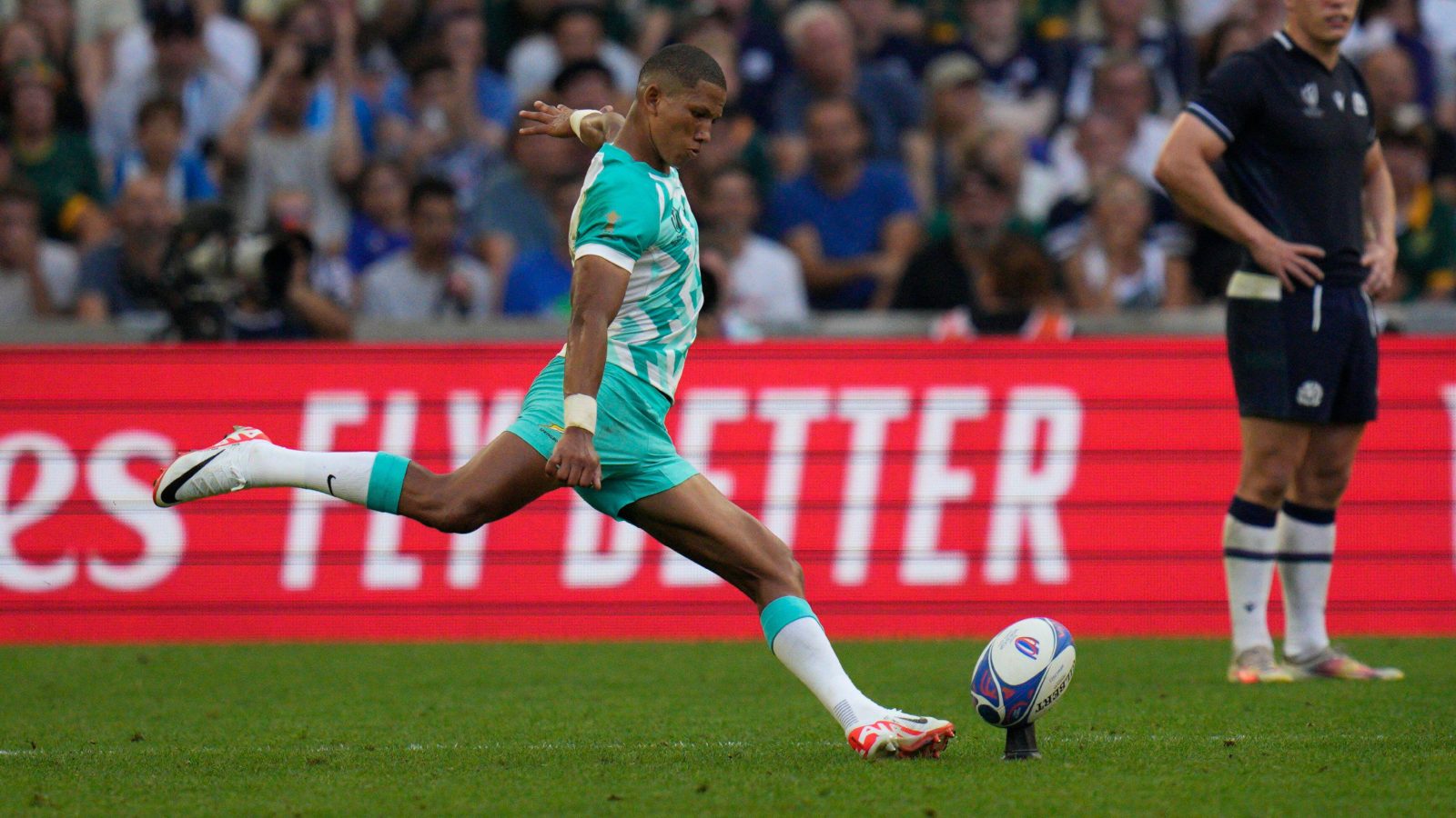 Springbok Manie Libbok kicks for goal.