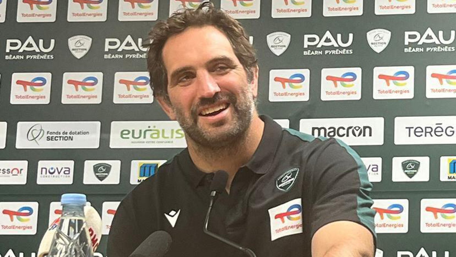 Former All Blacks lock Sam Whitelock at his first press conference as a Pau player.