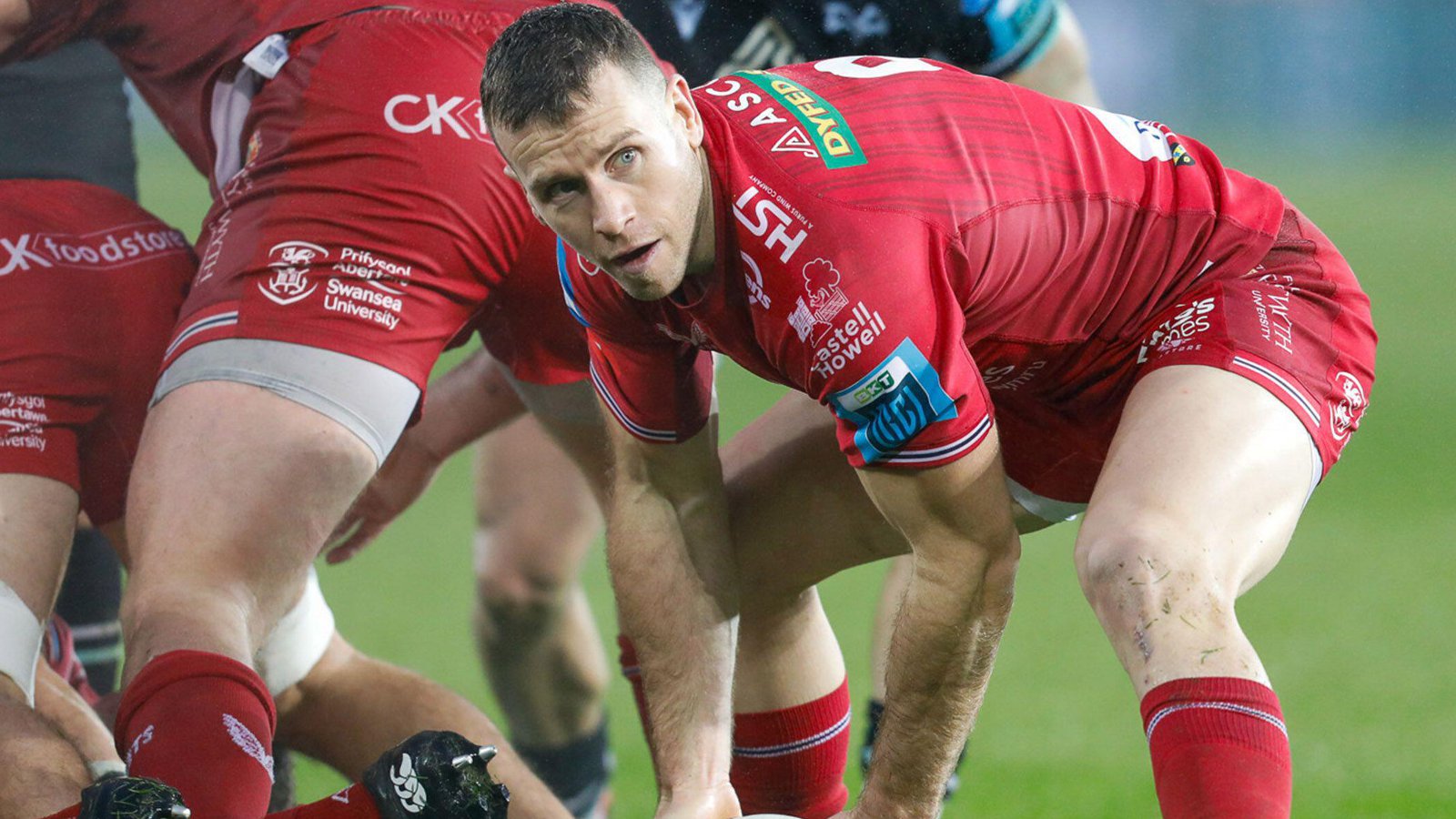 Gareth Davies Scarlets v Ospreys URC 2023 - Alamy.jpg