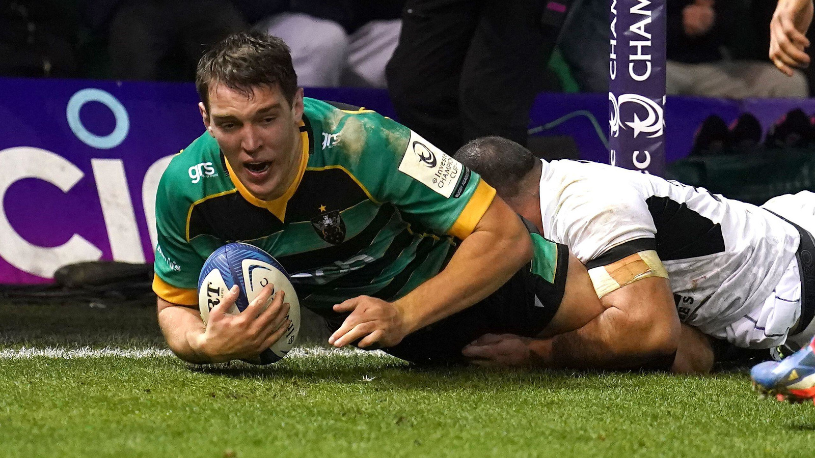 Northampton Saints' Tom Lockett scores his side's fourth try of the game against Toulon.