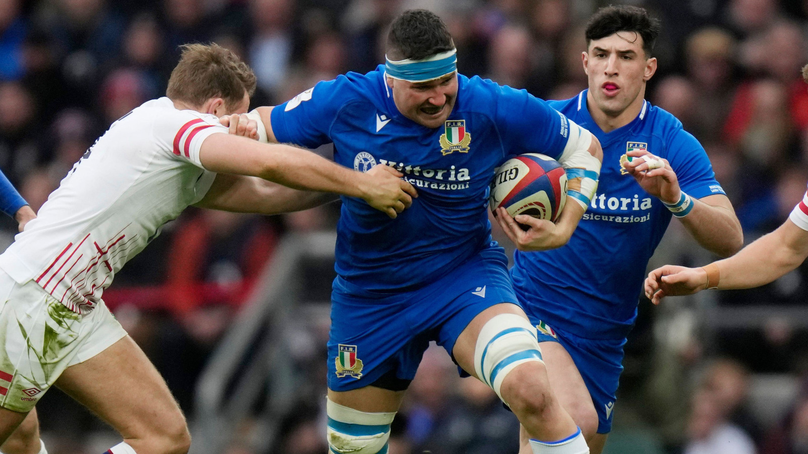 Italy flanker Sebastian Negri against England.