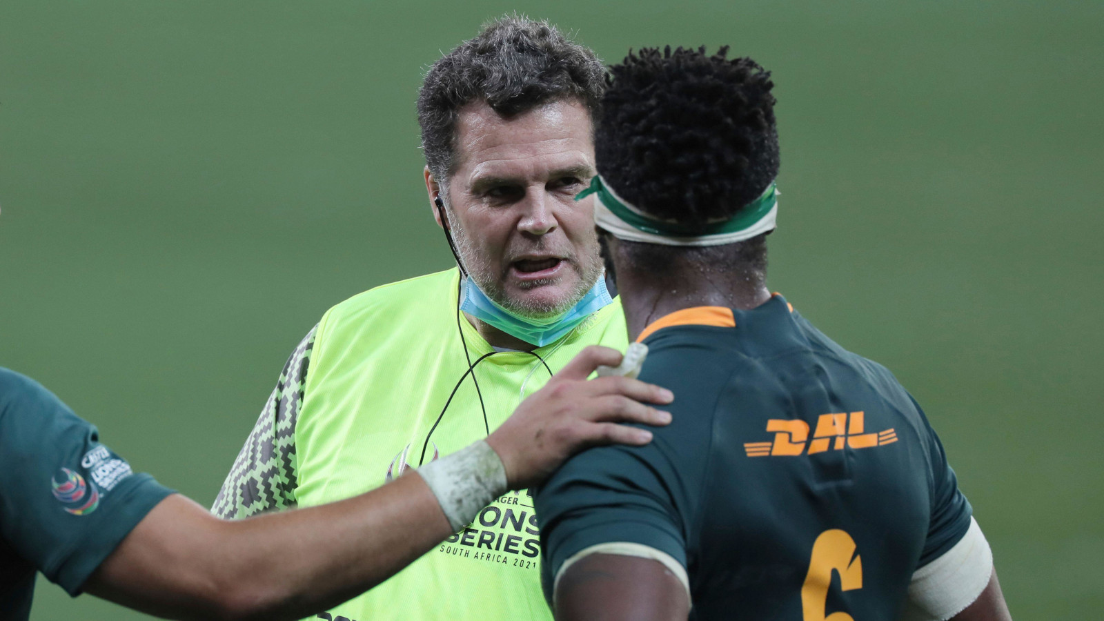 Rassie Erasmus speaking to Springboks captain Siya Kolisi.