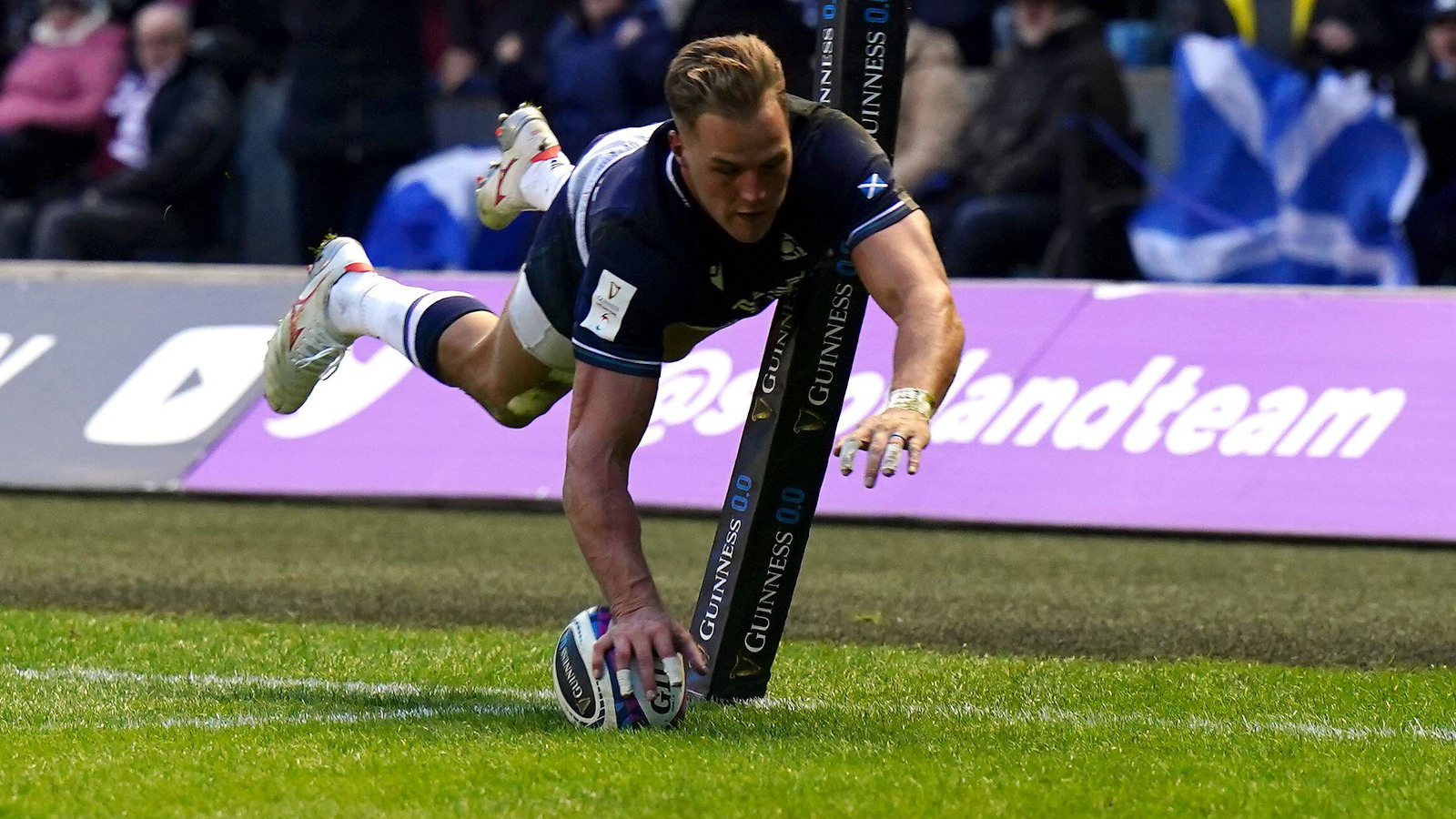 Scotland wing Duhan van der Merwe scoring.