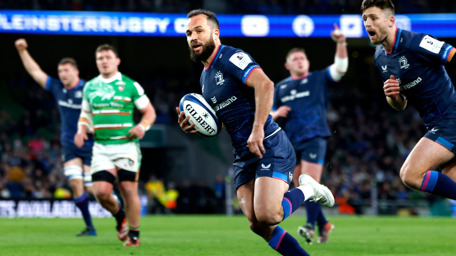 Jamison Gibson-Park scoring for Leinster against Leicester Tigers.