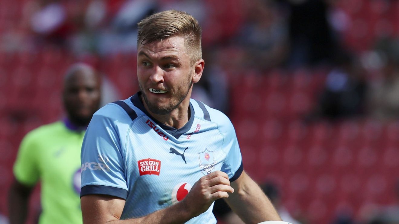 David Kriel of the Bulls runs with the ball