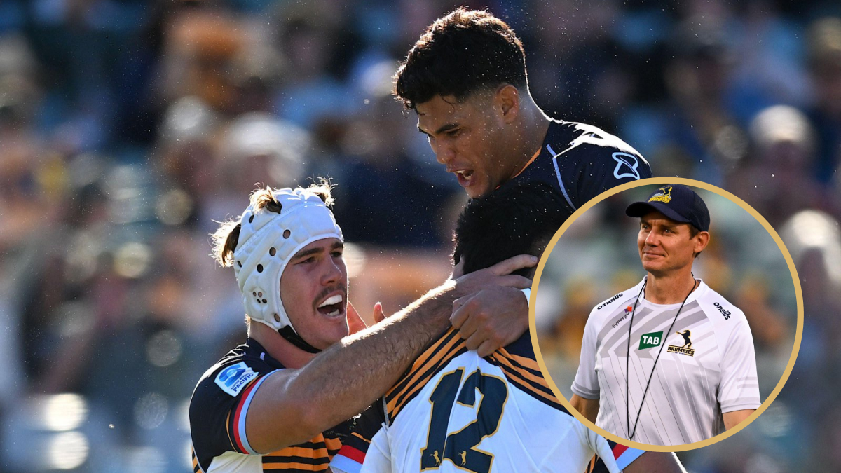 Stephen Larkham and Brumbies players.jpg