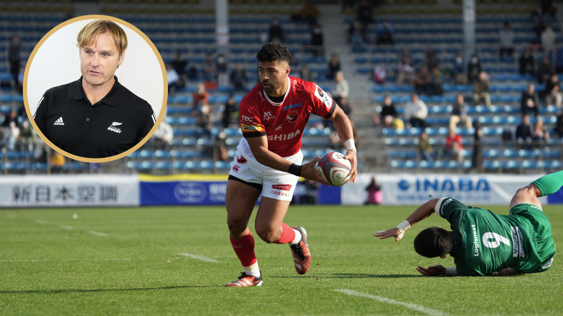 All Blacks Richie Mo'unga playing for Toshiba Brave Lupus and head coach Scott Robertson.