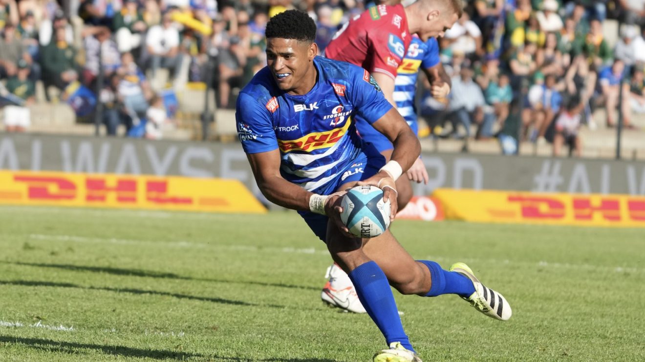 Sacha Feinburg-Mngomezulu scores for the Stormers.