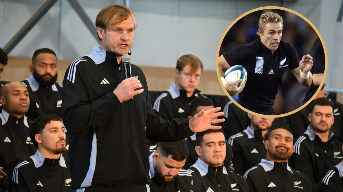 All Blacks head coach Scott Robertson alongside ex-scrum-half Justin Marshall.