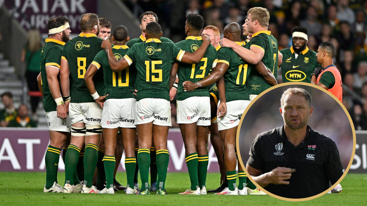 Springboks in a huddle alongside new attack coach Tony Brown.