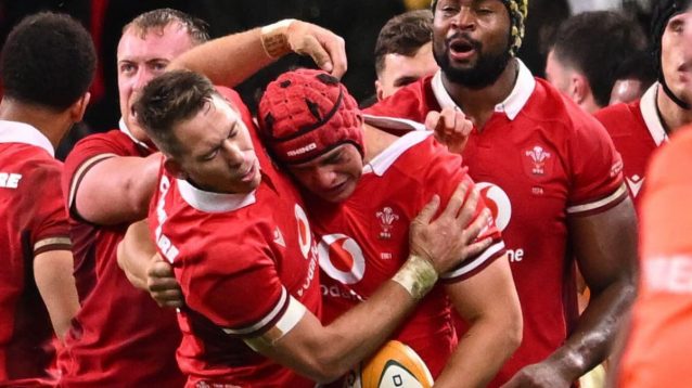 ‘Sums up Welsh rugby’ – Insult to injury as Liam Williams cops headbutt in disallowed try celebration