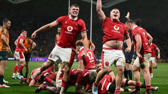 Archie Griffin, Wales, Taine Plumtree