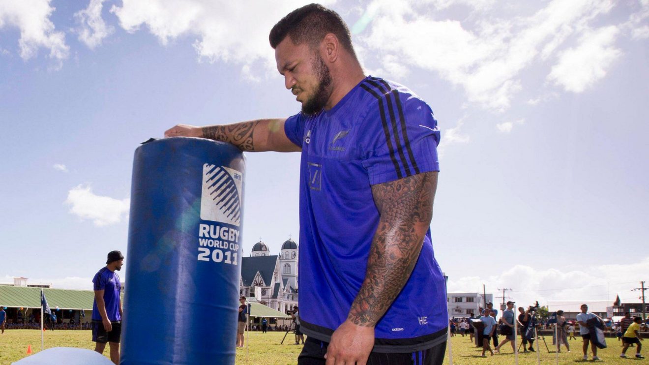 Hika Elliot All Blacks training 2015 - Alamy