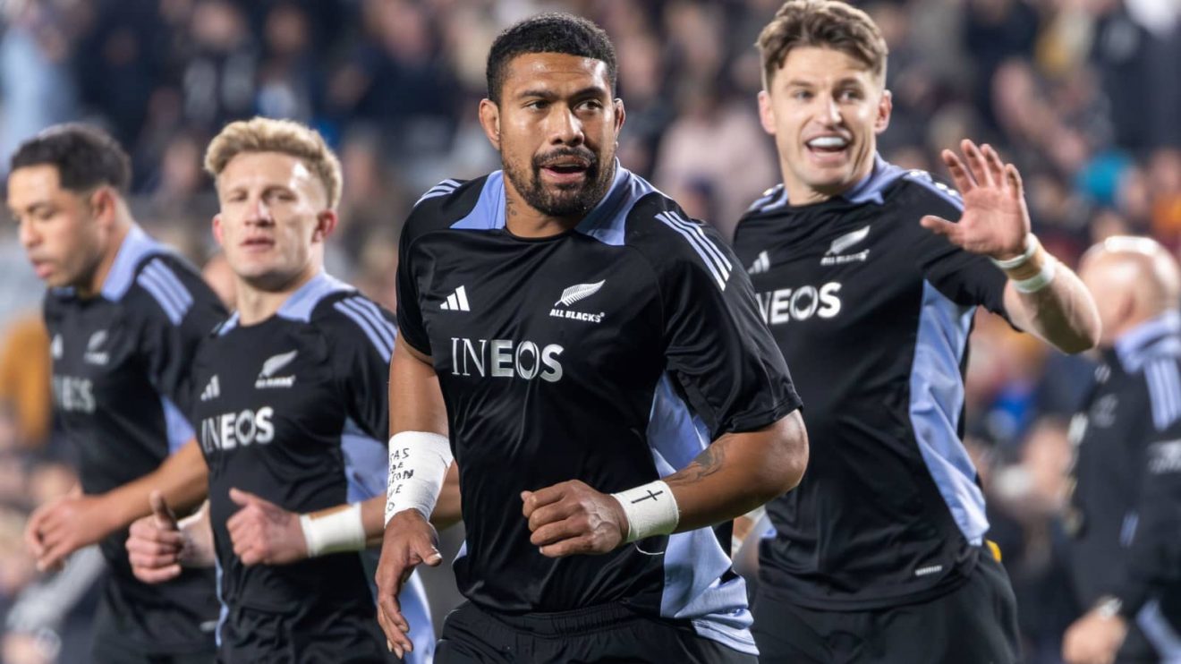 Ardie Savea warming up for the All Blacks ahead of a July Test in 2024.