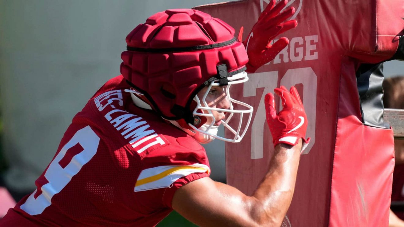 Louis Rees-Zammit practising American football technical skills in Kansas City Chiefs training.