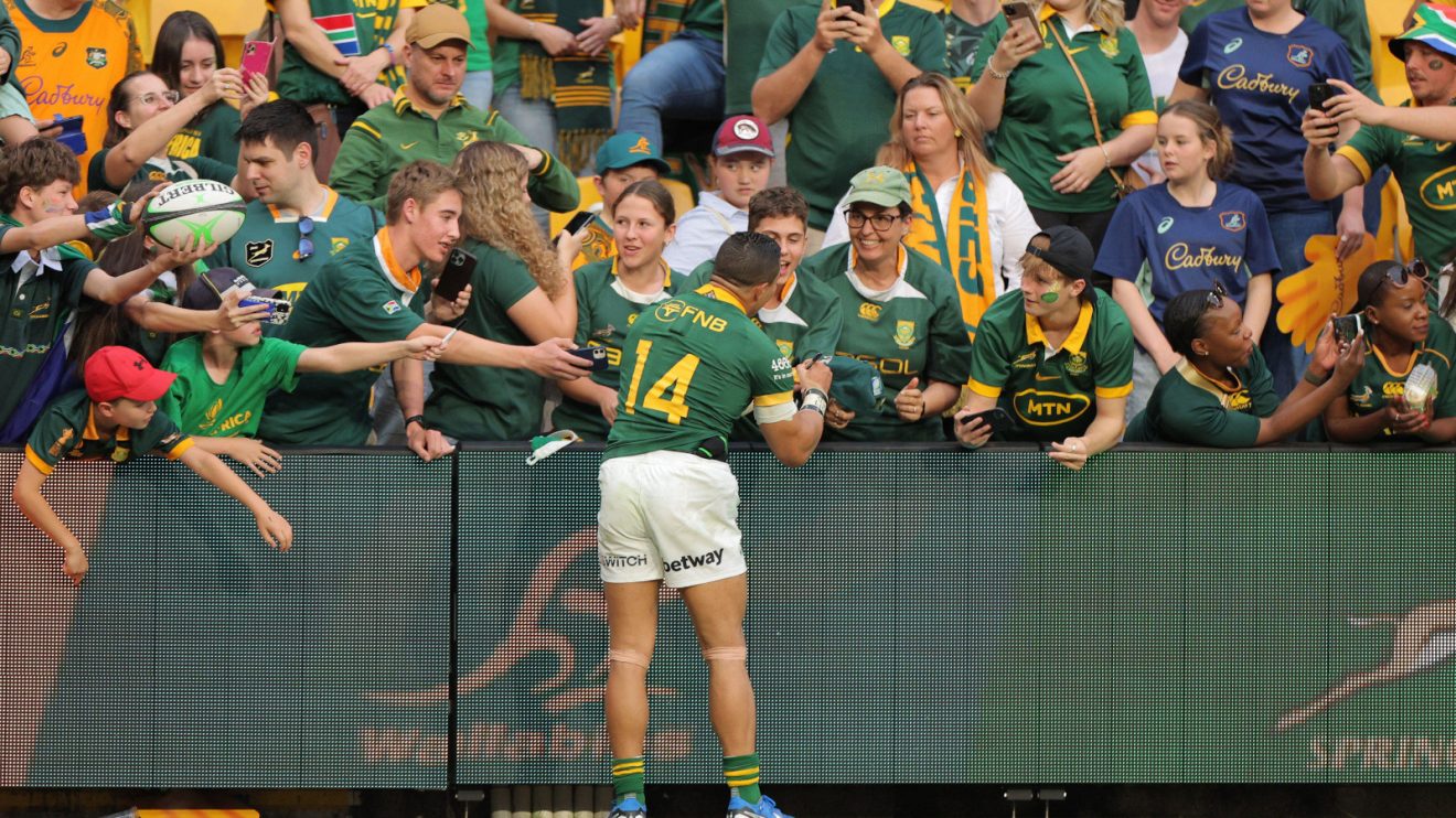 Cheslin Kolbe meeting Springboks fans.