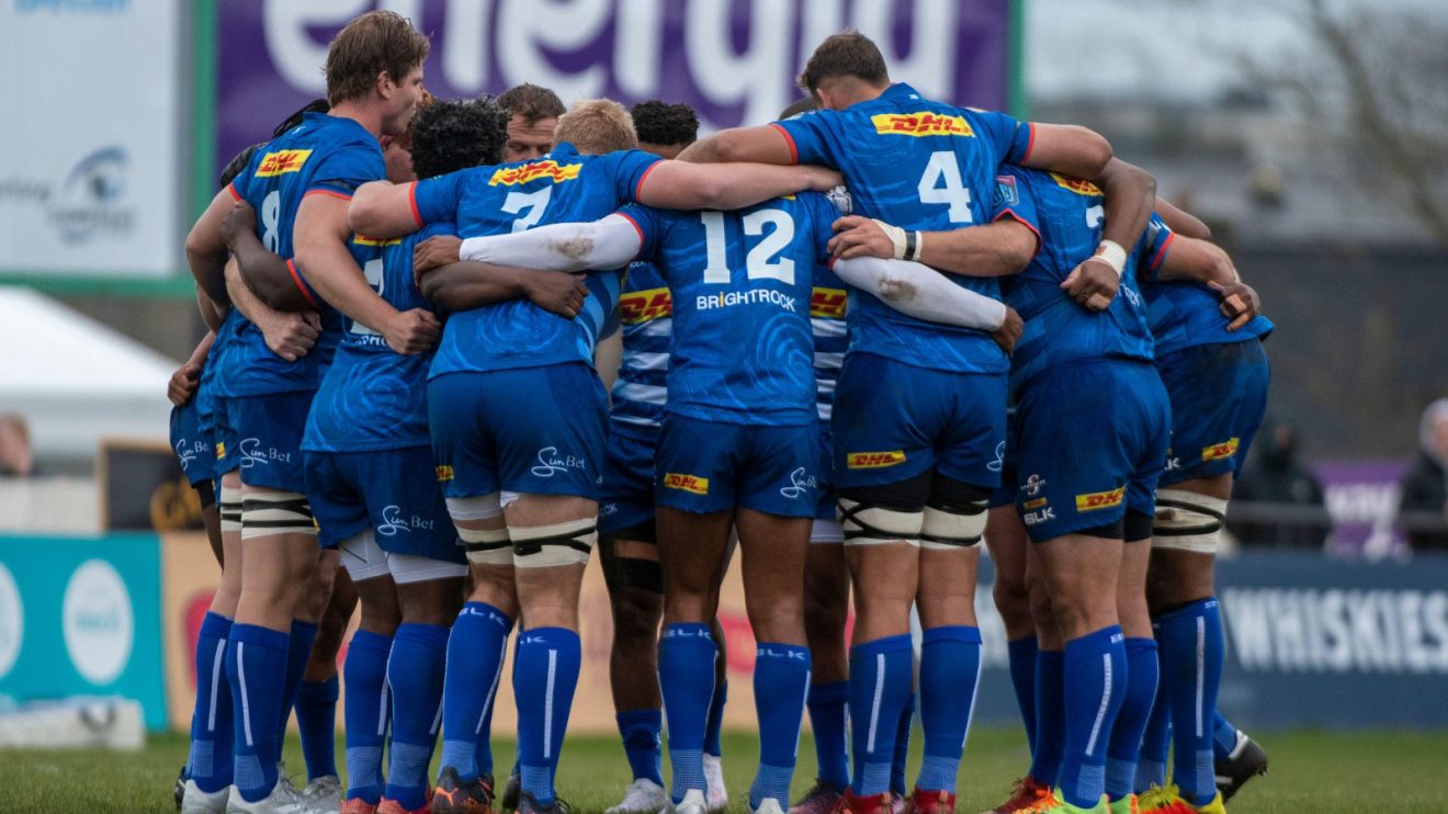 Stormers huddle URC 2022 - Alamy