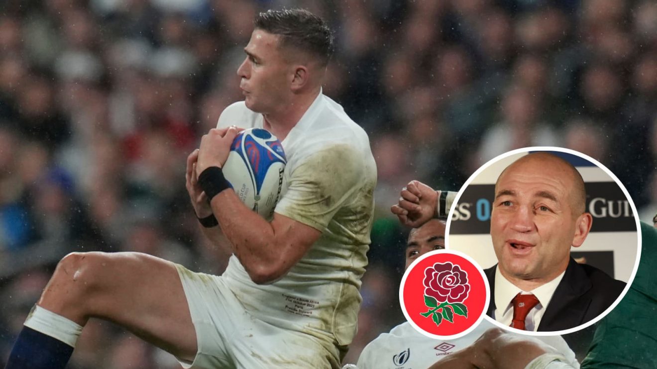 Freddie Steward starts at full-back for England.