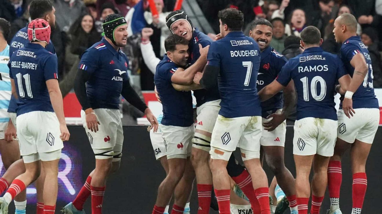 France celebrate Thibaud Flament's try against Argentina in 2024.