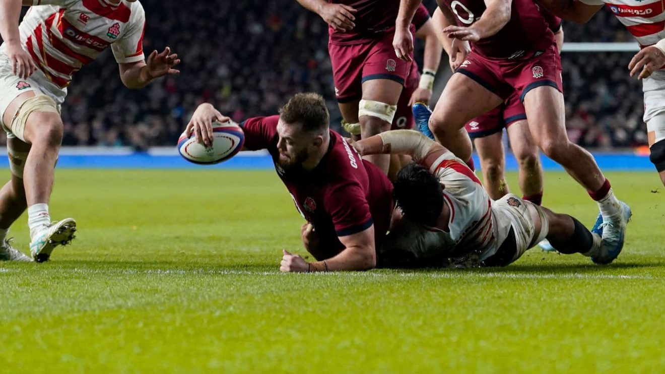 Luke Cowan-Dickie scoring a try for England against Japan in 2024.