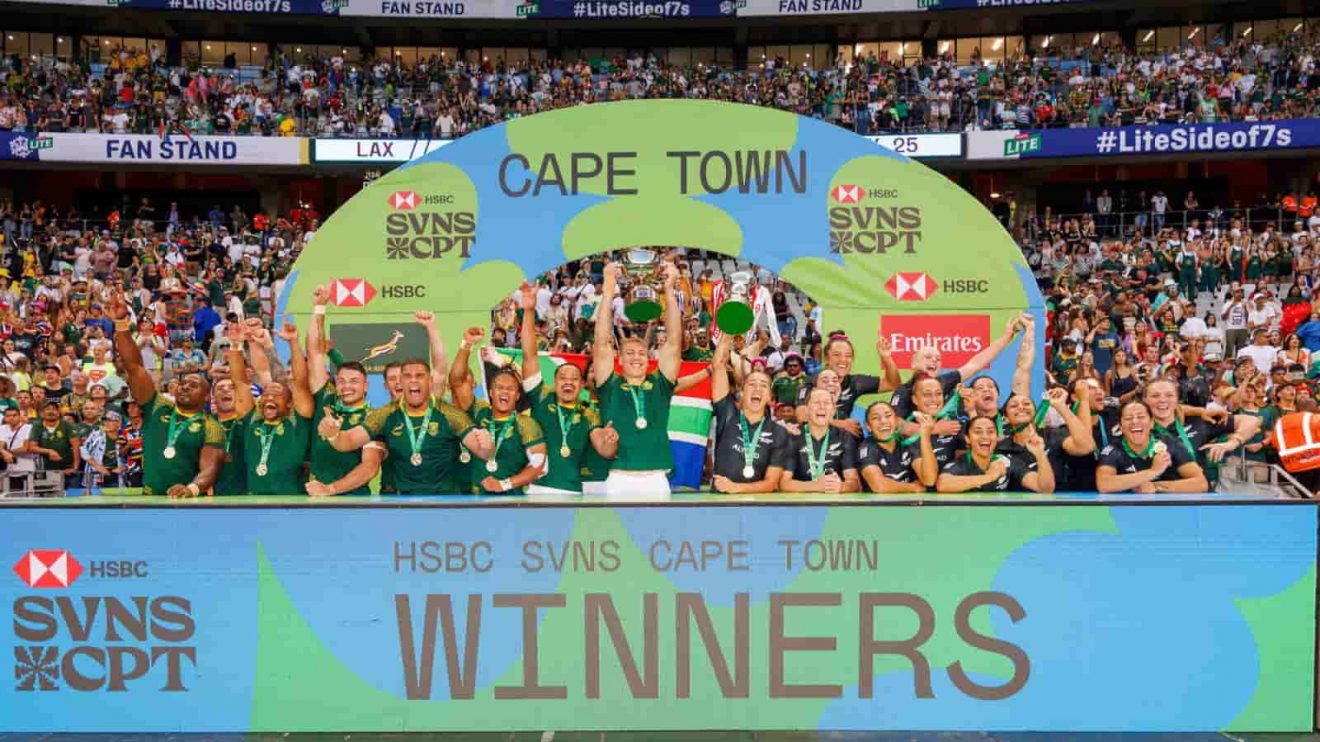 South Africa and New Zelaand celebrate their Cup victories at the 2024 Cape Town 7s at DHL Stadium on Sunday, Dec 8, 2024 in Cape Town, South Africa. (Photo by Zach Franzen / World Rugby)