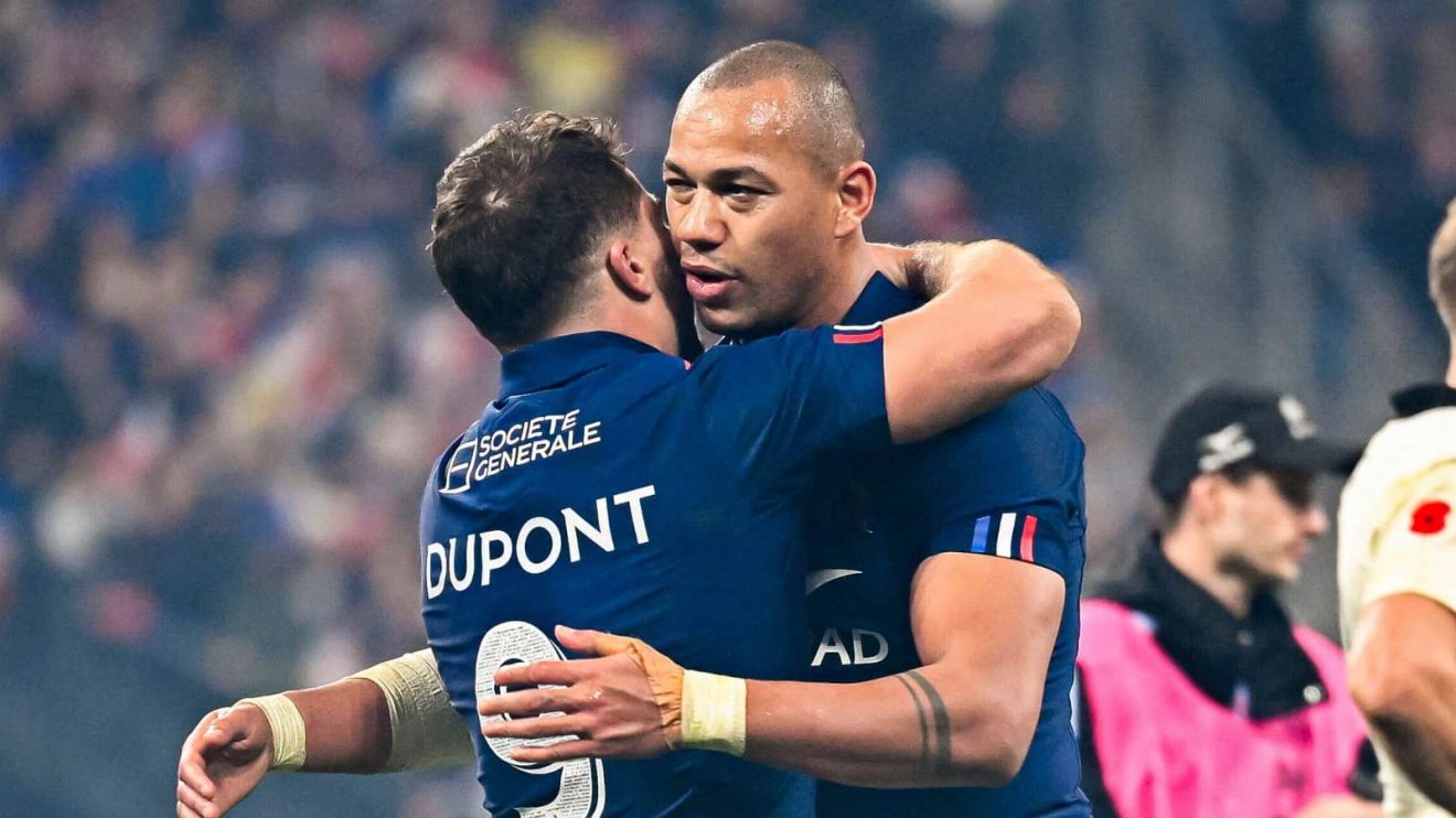 Gael Fickou hugging Antoine Dupont during the 2024 Autumn Nations Series.