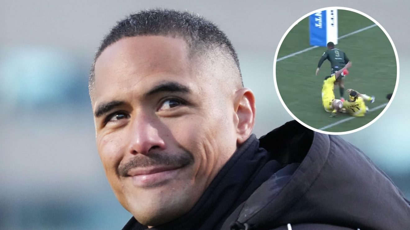 Ex-All Blacks scrum-half and Toyota Verblitz star Aaron Smith an insert of his try against Suntory Sungoliath