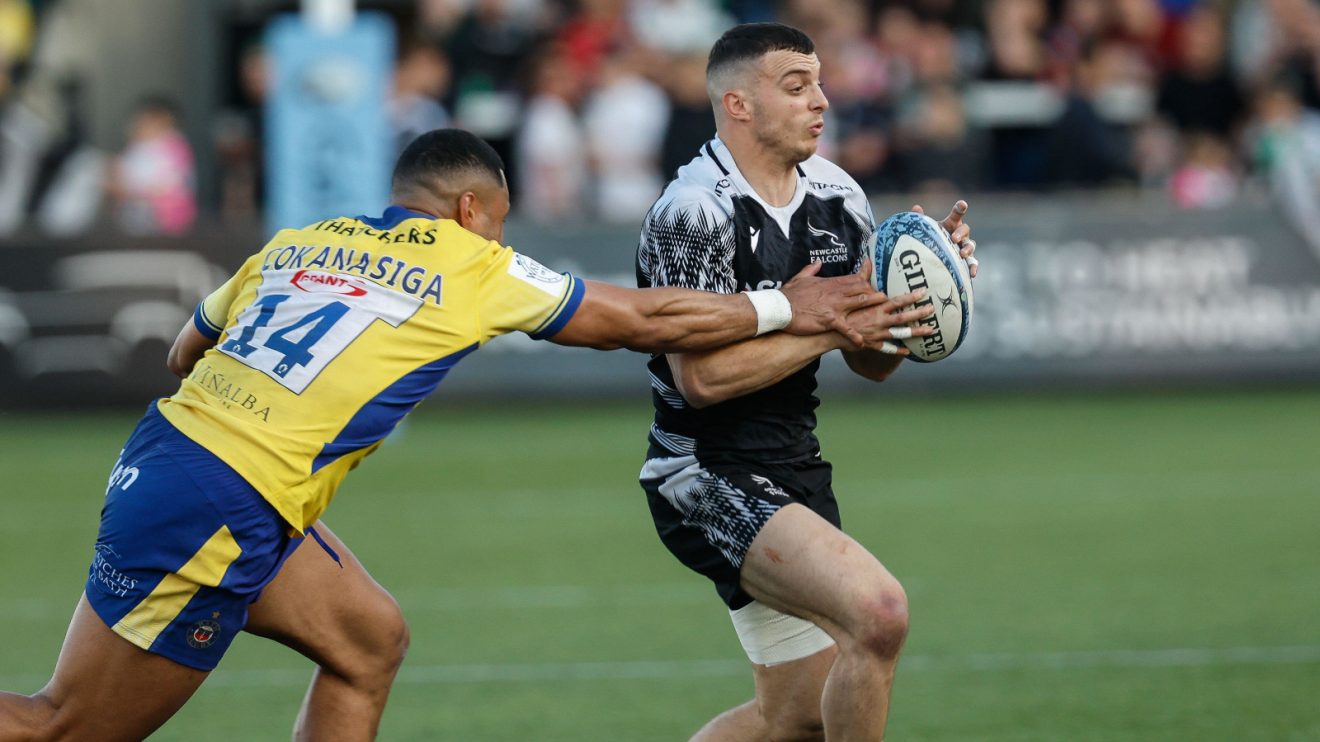 Adam Radwan in action for Newcastle Falcons.