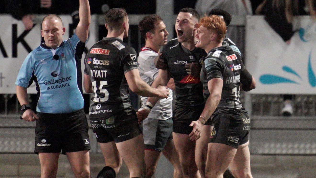 Exeter Chiefs celebrate Will Rigg score against Saracens.