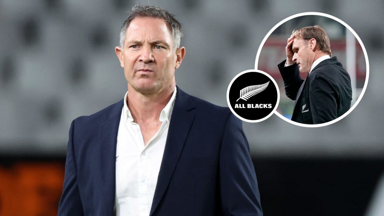 Leon MacDonald and All Blacks head coach Scott Robertson.