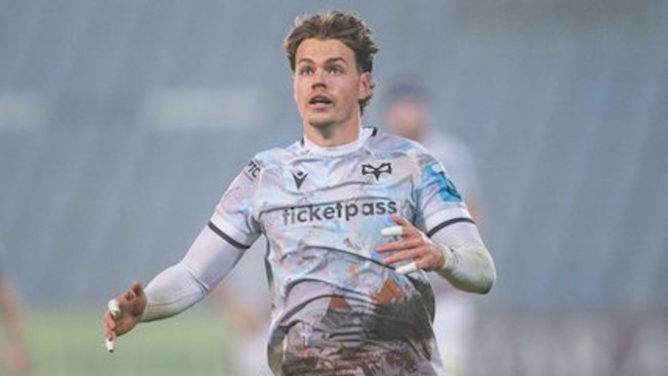 Jack Walsh in action for Ospreys.