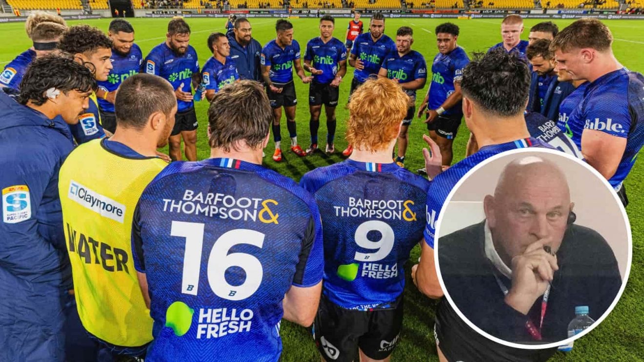 Blues team in a huddle after Super Rugby Pacific victory over Hurricanes and head coach Vern Cotter (inset).