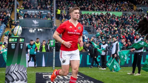Ireland star Jack Crowley makes decision on future amid heavy exit rumours