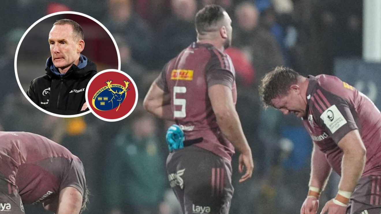 Ian Costello and Munster players image.jpg