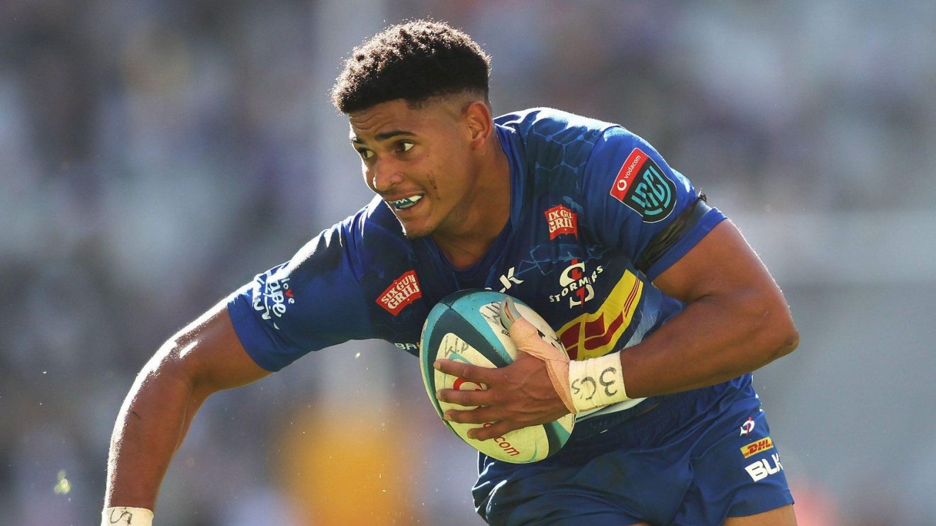 Sacha Feinberg-Mngomezulu carrying the ball into contact for the Stormers