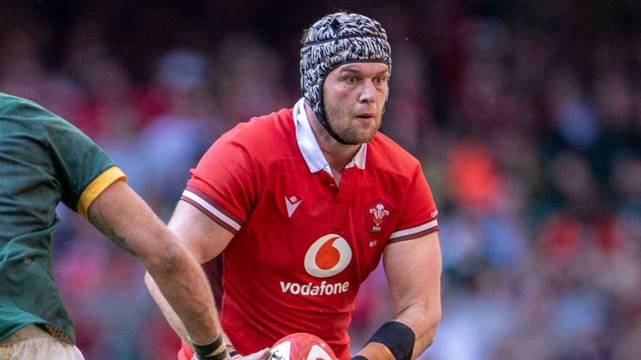 Dan Lydiate in action for Wales.