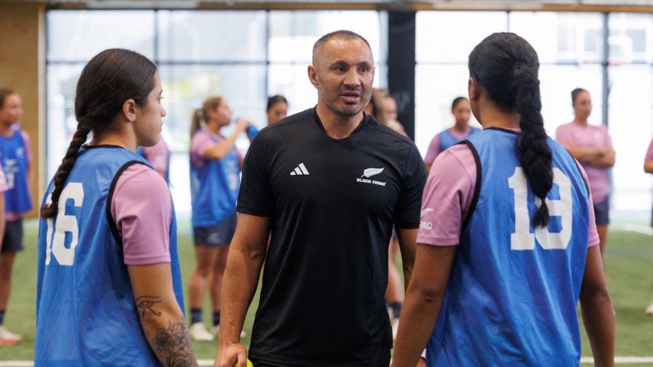 Black Ferns coach Riki Flutey leading a session